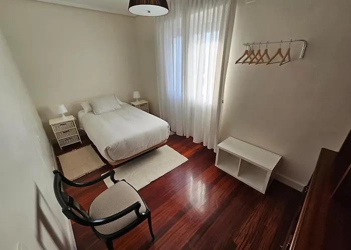 Appartement Bright In Parque Etxebarria With Parking Bilbao