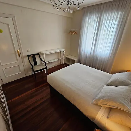 Bright In Parque Etxebarria With Parking דירה